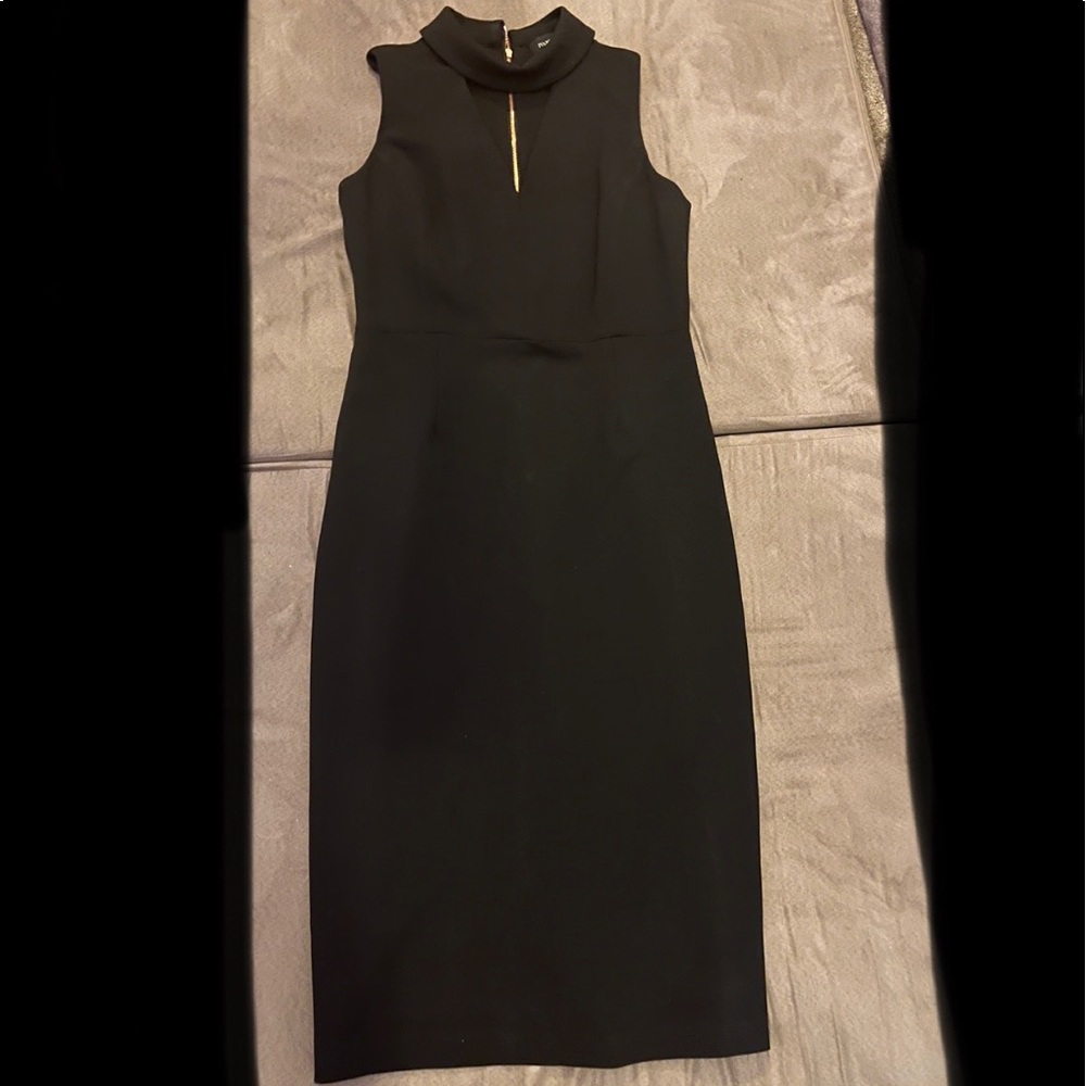 Black keyhole midi dress